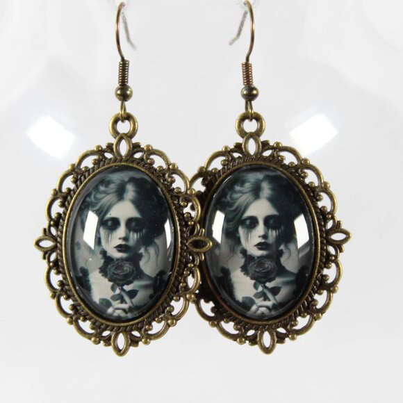 Gothic Victorian Bronze Metal "La Vie en Rosalie" Lady Rose Earrings - Picture 2 of 3